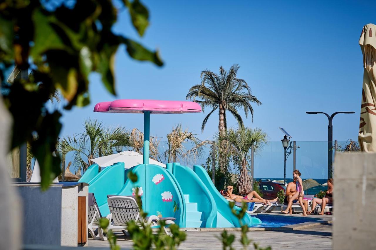 Seascape Apartment Spa N Pool Beach Resort Mamaia Exterior foto